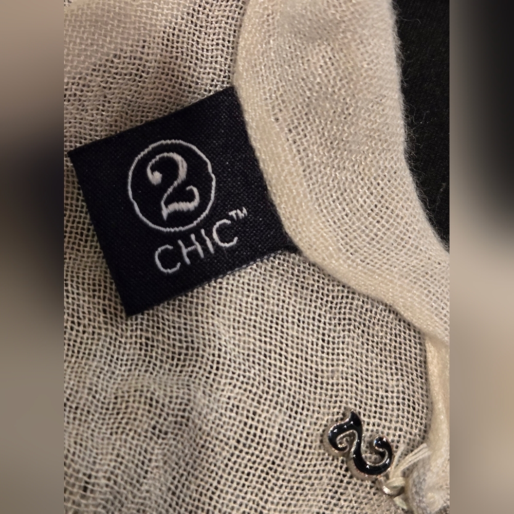 2 Chic★Abstract Bird Patterned Scarf - Picture 8 of 12